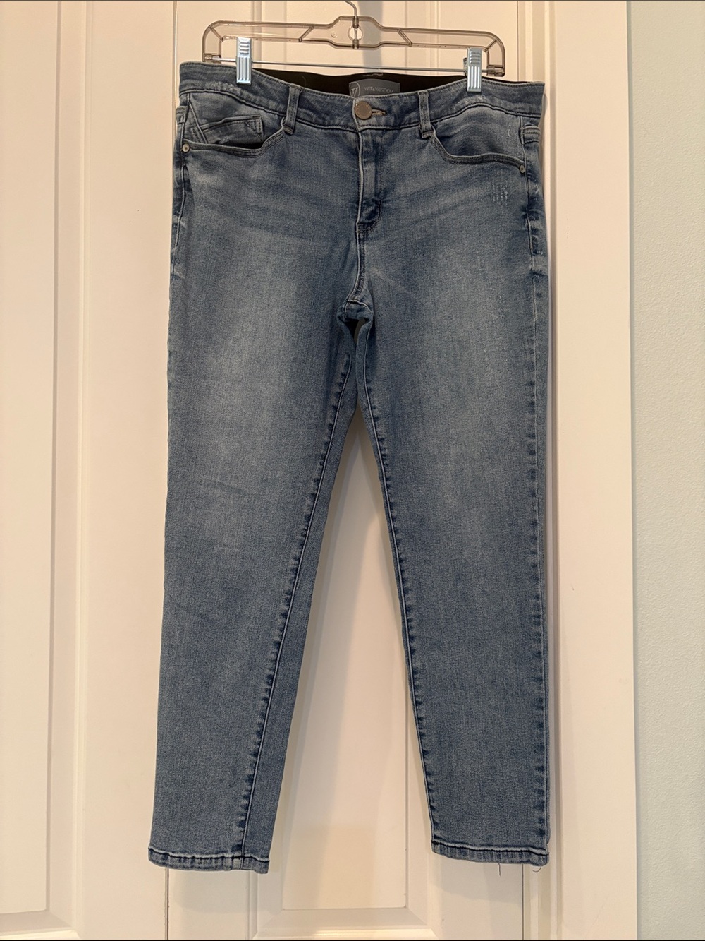 Wit & Wisdom ankle length stretch jeans.